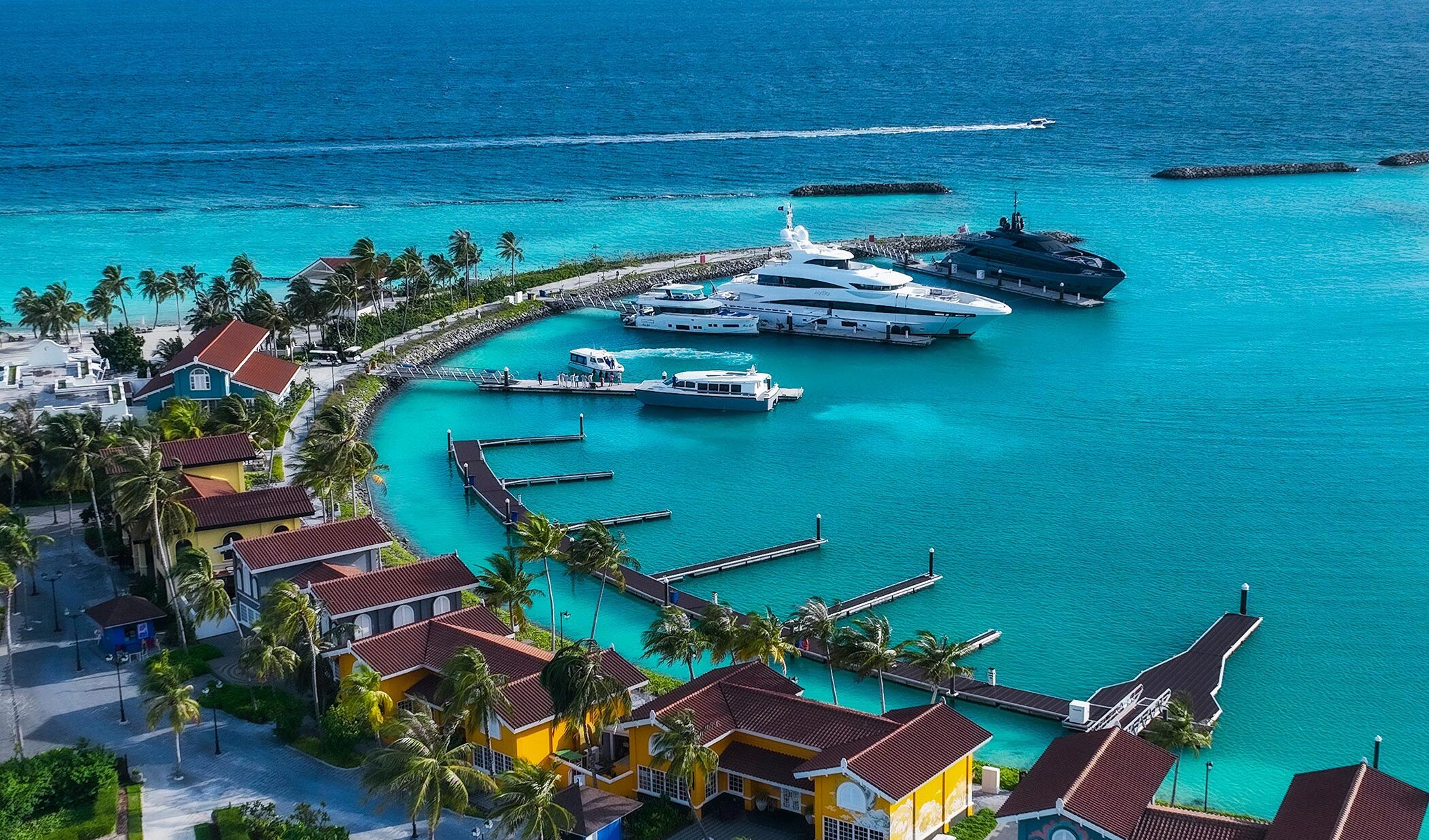 Crossroads_Maldives_Yacht-Marina
